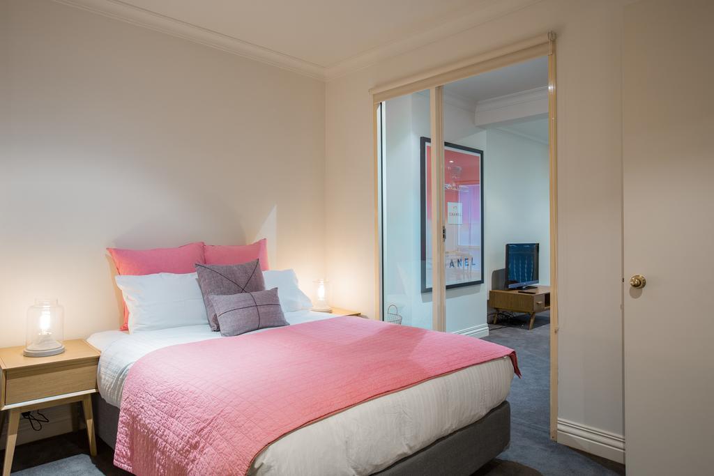 1 Exhibition Apartment Hotel Melbourne Bilik gambar